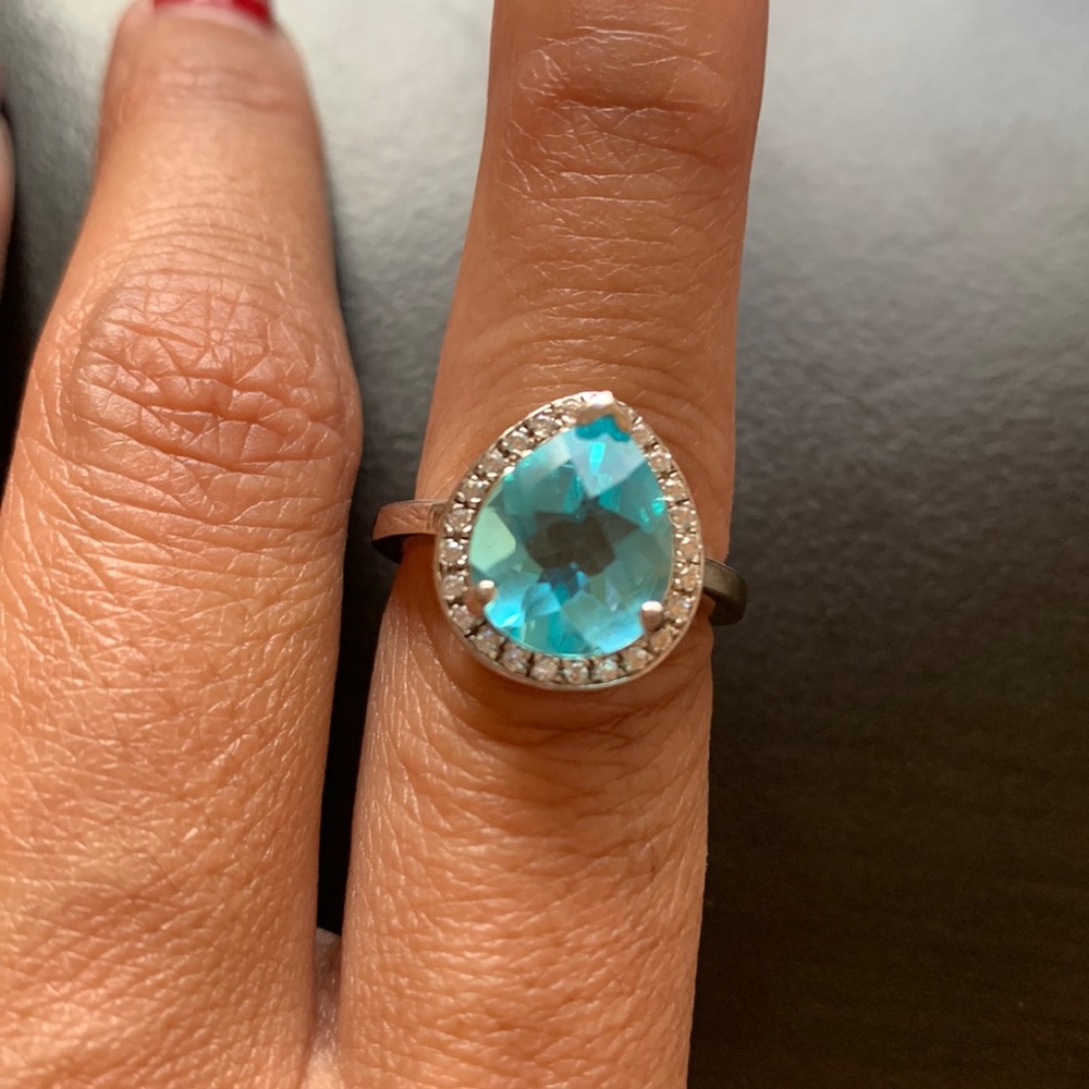 Turquoise pear shaped ring w cubic zirconia